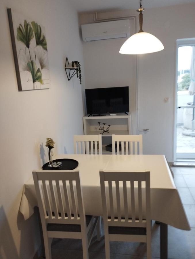 Apartmani Lucica يزيرا المظهر الخارجي الصورة