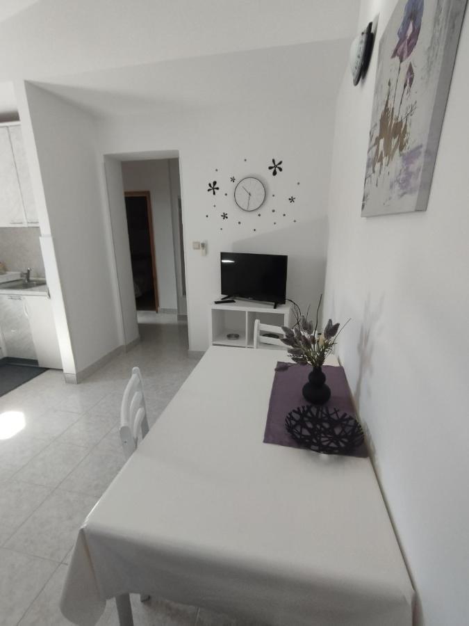 Apartmani Lucica يزيرا المظهر الخارجي الصورة